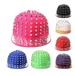 Gorra de béisbol unisex estilo punk, rock, hip hop, con remaches plateados y pinchos, de tela común, con hebilla dorada de cobre, para deportes al aire libre - Product Image 1