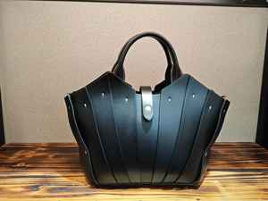 กระเป๋าหนังวัวแท้ งานฝีมือระดับไฮเอนด์ ดีไซน์วินเ<span class=keywords><strong>ท</strong></span>จแบบจีบ สำหรับผู้หญิง - Product Image 1