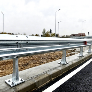 Barrière de sécurité routière à double poutre en acier Q235/Q345 galvanisé à chaud, poteau en H de classe d'impact M65, poteau Z de sécurité routière – Fournisseur de premier plan - Product Image 3