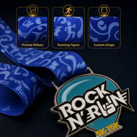 Médaille sportive personnalisée Rock N' Rollin en métal moulé sous pression, avec émail bleu, bord métallique et lettrage en relief, motif Buenaventa pour