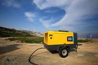 Compresseur d'air mobile Atlas Copco V900 25 bar 360 psi V 900 800cfm 900cfm Atlascopco V 900 25 Bar 264 Kw 800 900 CFM 365 360 Psi