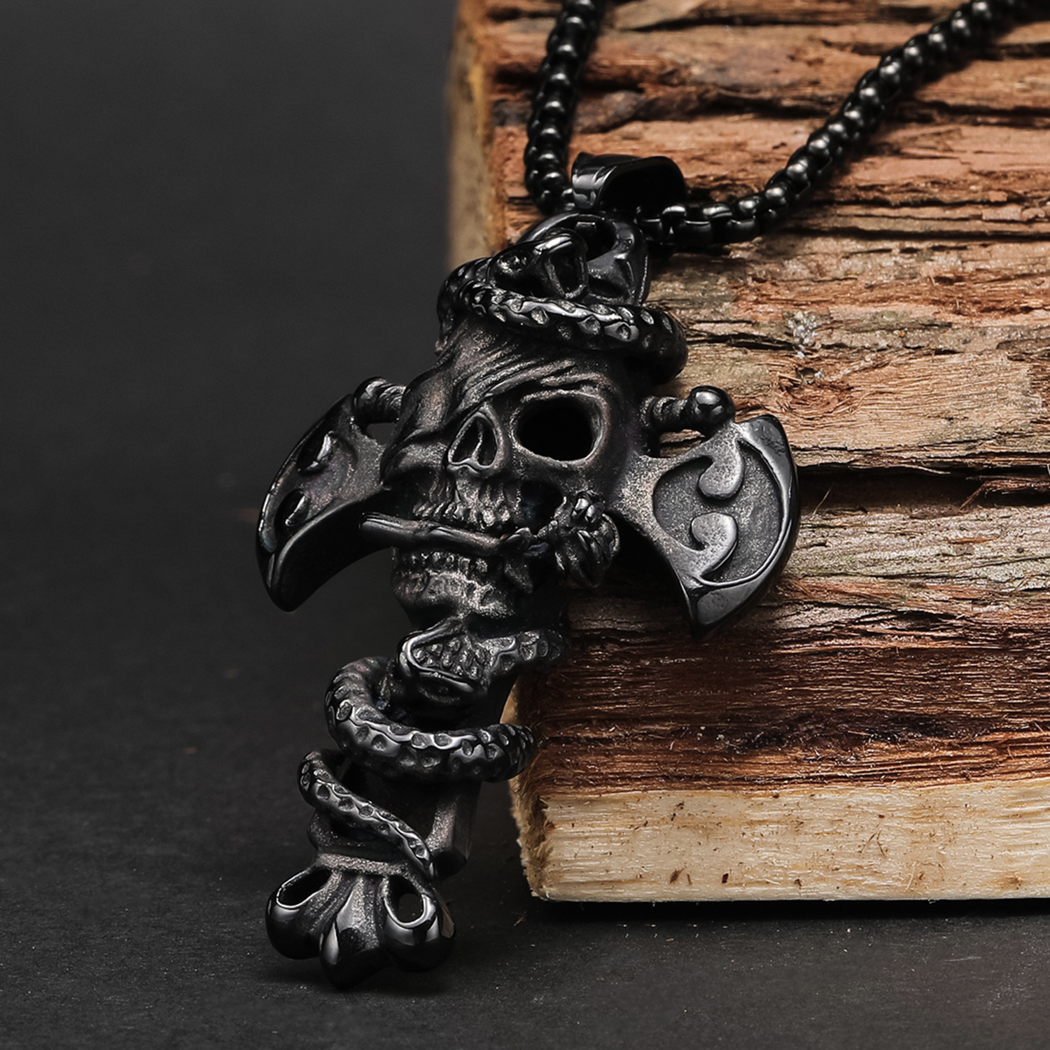 Single black pendant, no chain