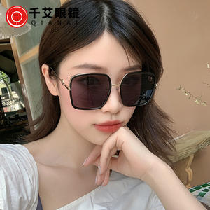 แว่นกันแดดทรงสี่เหลี่ยม G Brand รุ่น Unisex ป้องกันรังสียูวี 400 เลนส์อะคริลิก สีเขียวเข้ม สีเทาอ่อน สีเหลืองอ่อน สีชมพู สีเขียว ผลิตที่ไถโจว - Product Image 4