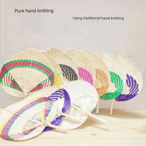 Éventail artisanal en bambou naturel écologique et feuille de palmier, disponible en plusieurs couleurs, idéal pour offrir en cadeau - Vente en gros - Product Image 3