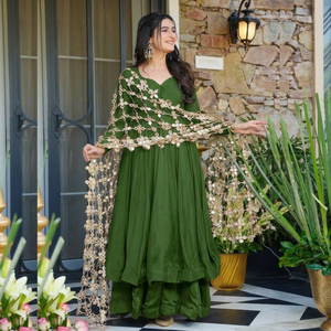 Robe longue élégante verte avec broderie chaîne et dentelle, coupe trapèze, manches longues, pour soirée, coupe classique, col en U, en polyester tissé pour femme - Product Image 5