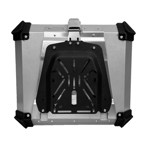 <span class=keywords><strong>Top</strong></span> <span class=keywords><strong>case</strong></span> <span class=keywords><strong>moto</strong></span> 55L en alliage d'aluminium X Design argent + noir <span class=keywords><strong>avec</strong></span> design X pour un rangement élégant des bagages - Product Image 5