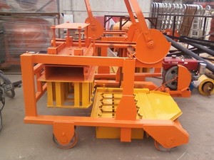Máquina de Ladrillos Móvil con Motor Diésel QM4-45 a Bajo Costo, Precios Económicos, Molde para Bloques Huecos en Venta - Product Image 4