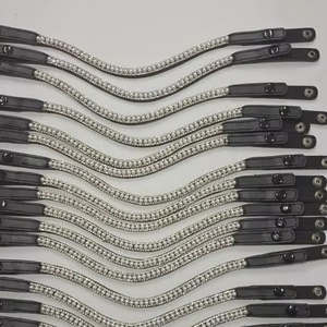 Cintas de Cuero Elegantes Hechas a Mano para Caballos, Acolchadas y Duraderas para Entrenamiento y Exhibiciones Ecuestres - Product Image 1
