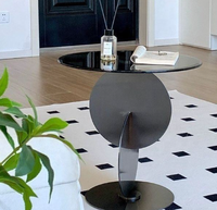 Table basse de luxe en verre et métal pour salon moderne, durable et facile à nettoyer