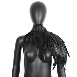 Capa de Plumas para Hombros con Diseño Medieval para Eventos y Ferias de Fantasía Renacentista, Festival de Primavera, Bailarina de Bar, Desfile de Moda, Acción de Gracias - Product Image 2