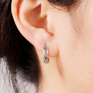 Orecchini Traforati per Donne, Eleganti Gioielli Pendenti da Indossare Ogni Giorno - Product Image 2