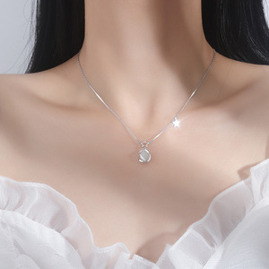 Starry Cat's Eye Stone Necklace For Women Silver Chain Star Pendant Elegant Clavicle Jewelry Everyday Wear Geometric Design - Product Image 4