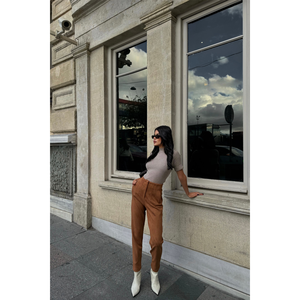 Pantalones de Mujer de Tela de PU Color Tabaco, Cintura Alta, Estilo Lápiz, Antipelusas - Product Image 3