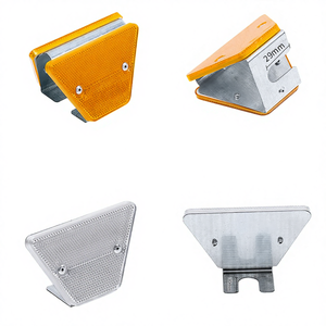 แผ่นสะท้อนแสง PVC เกรดเพชร มองเห็นได้ชัดเจน ติดตั้งบนเสา ทนทานต่อสภาพอากาศ คุ้มค่า ประหยัด ใช้สำหรับความปลอดภัย - Product Image 1