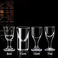 Vente en gros de lunettes de tir modernes personnalisées Mini cristal Design Style mignon Vodka Verres à liqueur à vin Différentes options de capacité
