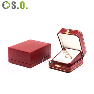 Caja de Regalo para Joyería Negra, Cuadrada, de Alta Calidad, con Logotipo Personalizado, Caja de Joyería de Cuero PU con Hebilla Dorada - Product Image 1