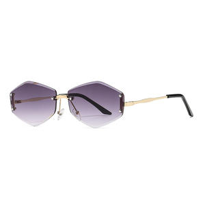 Nuevas Gafas de Sol Poligonales de Alta Gama para Mujer, Montura Metálica sin Marco, Lentes de PC con Protección UV400, Tipo 3, Lentes de Sol Modernas con Montura Negra - Product Image 2