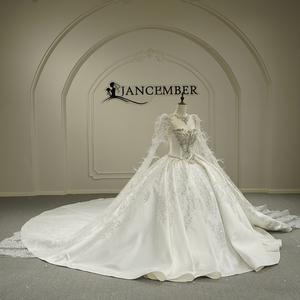 Jancember GT26012 Vestido de Novia de Satén con Cristales y Pedrería, Cola Larga, con Capa de Plumas - Product Image 2