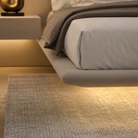 Modernes Samtbett mit LED-Lichtleiste, niedrigem Kopfteil, Plattformbett, Hotel- und Apartment-Schlafzimmermöbel