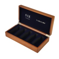 Boîte cadeau en bois longue avec doublure en velours, insert en mousse EVA, logo personnalisé, charnière métallique pour l'emballage de flacons de compléments alimentaires et les cadeaux d'affaires