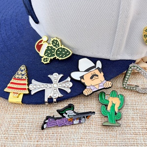 Pin de solapa de esmalte personalizado, suave y duro, con diseños de dibujos animados mexicanos de béisbol, divertido, al por mayor, para sombreros y gorras, con el mejor diseño para diseñar tu propio. - Product Image 1