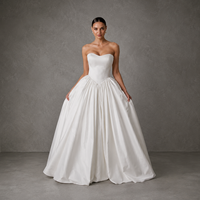 Robe de mariée coupe A-line, bustier, col bateau, dos nu, en dentelle et satin, avec traîne chapelle, grande taille, personnalisable, longueur ras du sol, esthétique