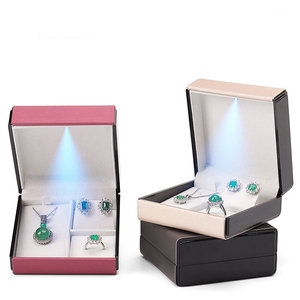 Boîte à bijoux LED élégante et atmosphérique, emballage de petite boîte cadeau exquise, vente en gros de boîtes à bijoux - Product Image 2