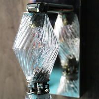 Yihao Lampes murales LED en cristal en laiton modernes faites à la main Source de lumière blanche chaude Installation facile pour les hôtels et les salons