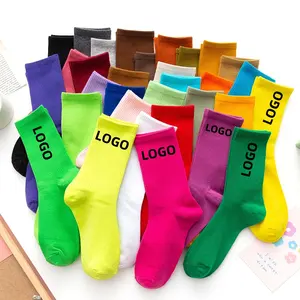 2023 toptan en kaliteli çorap profesyonel çorap baskı spor özel logo siyah mutlu çorap