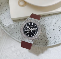 Vente chaude Nouvelle Montre À Quartz De Mode pour Hommes Lumière De Luxe Simple Senior Business Style Diamants 22mm Bracelet En Caoutchouc