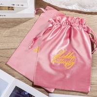 Sac à cheveux en satin brodé avec logo personnalisé pour perruques pochette en satin de soie d'emballage cadeau avec cordon de serrage souple pour vêtements de haute qualité