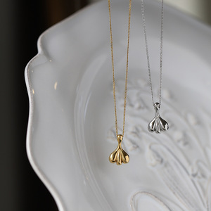 Botella de <span class=keywords><strong>perfume</strong></span> Vestido pequeño Gota de agua en forma de abanico Collar de acero inoxidable Cadena de clavícula - Product Image 4