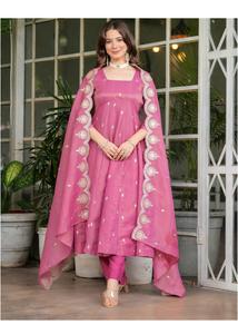 Ensemble Kurta de créateur pour femmes, ensemble Kurti indien brodé, tenue ethnique élégante pour femmes, tenue trois pièces, parfaite pour un usage quotidien - Product Image 4