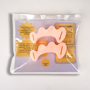 Directo de fábrica Separador de dedos superpuestos de cinco dedos Gel de silicona de tamaño universal y corrección correctora de dedos SEBS - Product Image 1