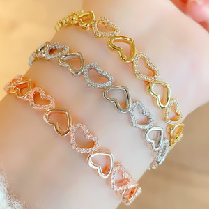 สร้อยข้อมือรูปหัวใจ ทอง เงิน โรสโกลด์ ประดับเพชรซิร์คอน เครื่องประดับผู้หญิง ของขวัญ กำไลข้อมือสวยหรู - Product Image 1