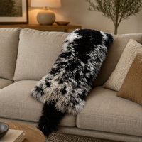Coussin en fourrure d'agneau de Mongolie, grande taille avec queue, en peau douce pour canapé et textile de maison
