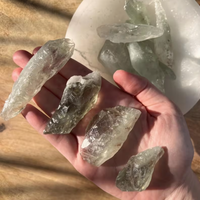 Pierre brute de prasiolite, améthyste verte de haute qualité, pierre brute, cristal minéral en vrac pour la découpe et la fabrication de bijoux, vente en gros
