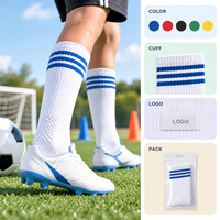 Chaussettes de football renforcées à rayures, profil mince, pour crampons, avec tableau de tailles, rayures blanches à trois couleurs sur le bord, pour une adhérence sécurisée sur le terrain