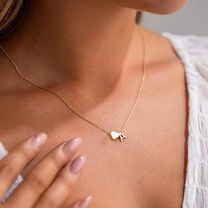 Collier Initiales en Plaqué Or 18 Carats avec Pendentif <span class=keywords><strong>C</strong></span>œur Délicat <span class=keywords><strong>pour</strong></span> Femmes et Adolescentes, Lettre A-Z, Colliers Tendance - Product Image 3