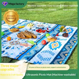 Tapis de plage extra-large en polaire pliable, imperméable, pour camping et pique-nique, anti-humidité, auto-adhésif, épais, Yafang - Product Image 3