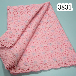 Tessuto in Pizzo Africano Bianco Puro 3831, Ricamo di Alta Qualità, Pizzo Secco Svizzero in Voile di Cotone con Cristalli per Abiti da Sposa - Product Image 4