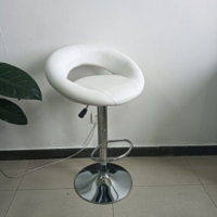 Chaise de bar pivotante réglable en cuir et fer, design élégant pour salon
