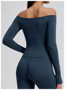 Haut de yoga sans couture extensible à manches longues pour femme avec logo personnalisé, haut de sport respirant à épaules dénudées avec trou pour le pouce - Product Image 4