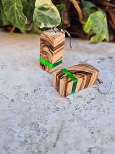 ต่างหูเรซิ่นและไม้สุดอินเทรนด์ เครื่องประดับแฮนด์เมด ดีไซน์น้ำหนักเบา เหมาะสำหรับใส่ในชีวิตประจำวัน วันเกิด และโอกาสพิเศษ - Product Image 4