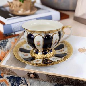 Tasse à thé à café personnalisée de haute qualité tasse à café de style <span class=keywords><strong>palais</strong></span> doré pour hôtel Restaurant café tasses à thé et soucoupes de luxe - Product Image 2