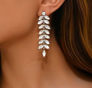 Boucles d'oreilles pendantes tendance été style européen et américain, luxueuses pour mariage et spectacle, en alliage brillant et cristal, nouvelle collection pour présentatrices - Product Image 3