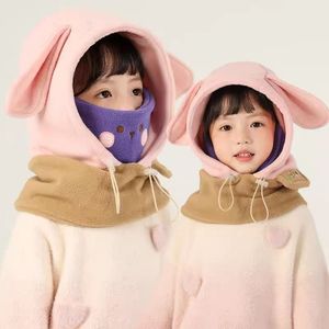 Gorro de felpa para niños con bufanda, conjunto de invierno cálido de forro polar con orejeras para niños y niñas de 1 a 6 años, beige, verde, rosa - Product Image 3