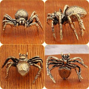 Escultura Única de Araña de Latón - Decoración Vintage para el Hogar y la Oficina - Product Image 3