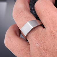 Bague Jonc Classique Argentée 7 mm en Acier Inoxydable Anti-Ternissement, Plaine et Vierge, Bijoux de Mode Raffinés pour Hommes et Femmes