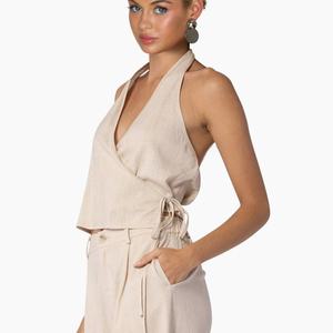 ชุดผ้าลินินแฟชั่น OEM สำหรับผู้หญิง เสื้อครอปแบบผูกคอ เปิดหลัง พร้อมกางเกงผ้าลินินแบบผูกเอว - Product Image 2